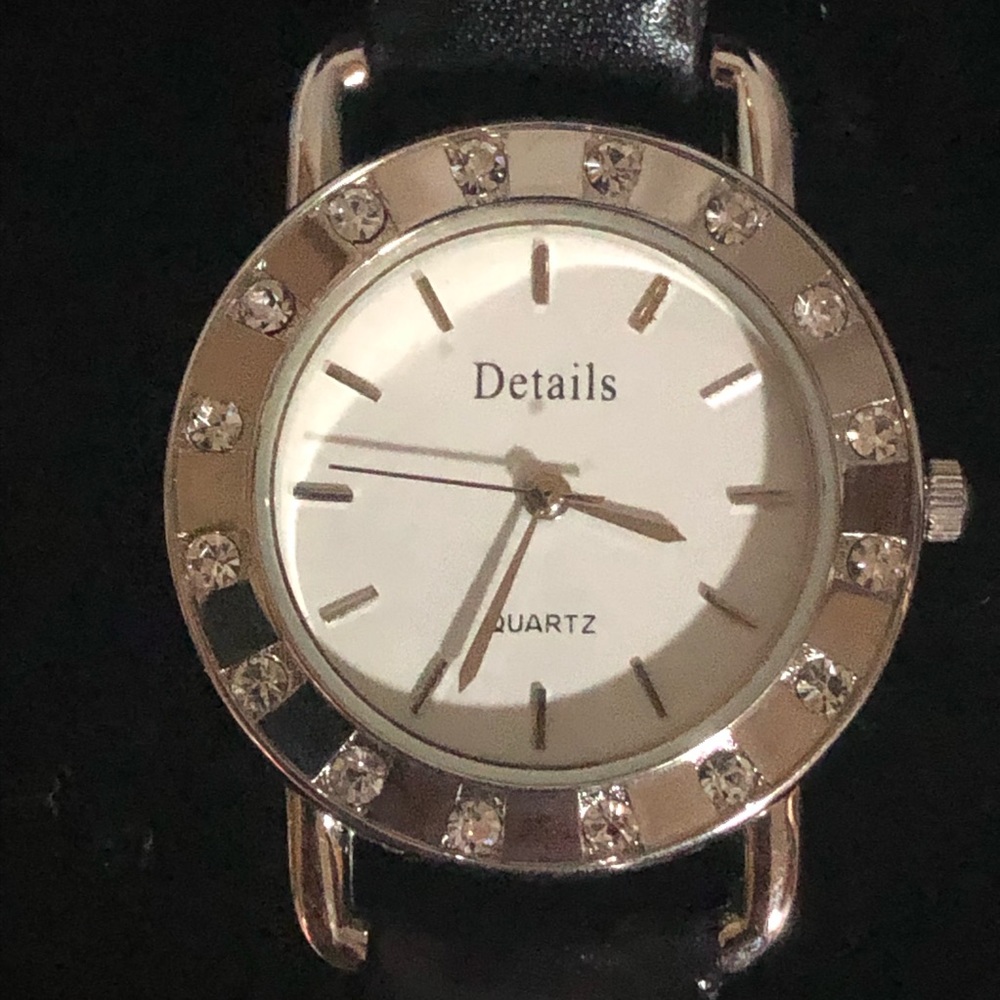 Women’s Watch - Picture 5 of 7